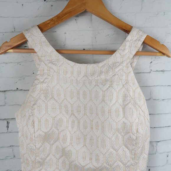 BANANA REPUBLIC TAN & WHITE DESIGN SLEEVELESS HIGH NECK TOP SIZE 6 - Picture 3 of 8